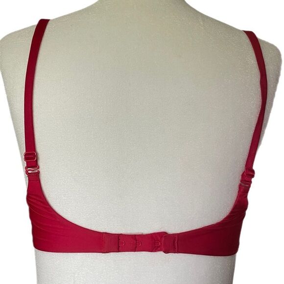 ❣️5/$50 Victoria’s Secret Red Demi bra with underwire, size 32C - Picture 3 of 3
